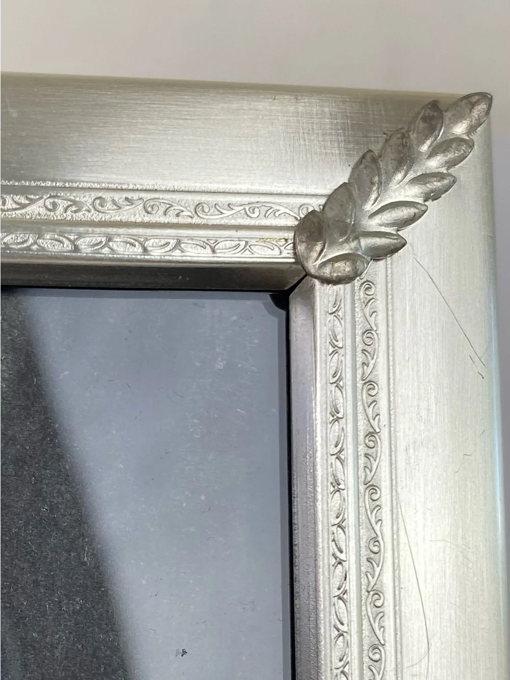 Vintage Silver picture frame leaf accent 4x6 Hollywood Regency